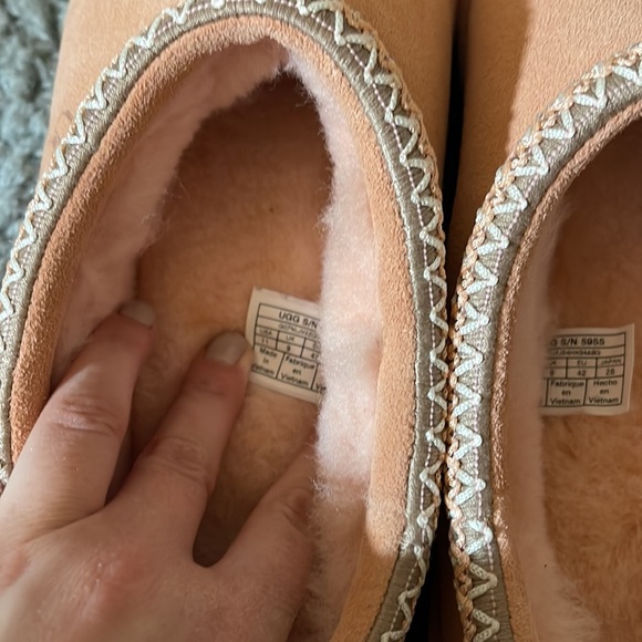 Brand New never worn Pink UGG Tasman Slippers - Picture 3 of 3